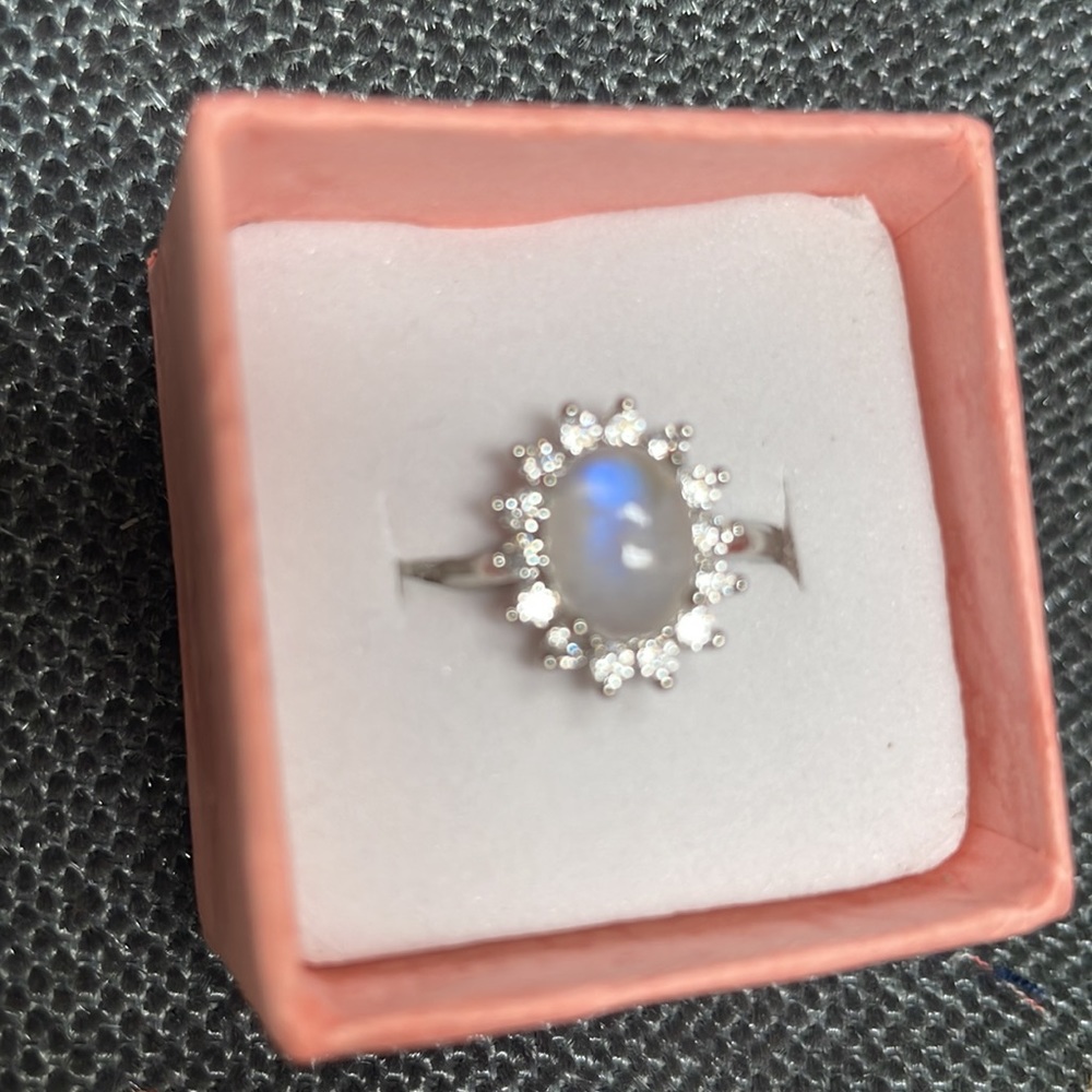 Adjustable moonstone ring - Picture 2 of 3
